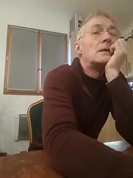 Snapshot of 60philippe chatting on February 3, 11:20 am 60philippe online show from February 3, 11:20 am