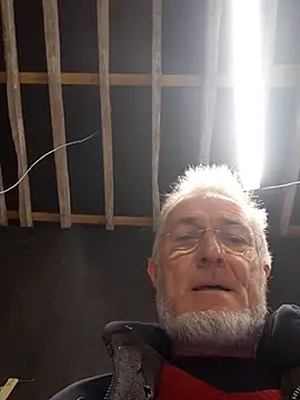 Snapshot of 60philippe chatting on October 20, 7:31 am 60philippe online show from October 20, 7:31 am