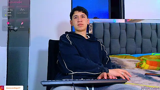 Mr daren  online show from July 25, 2:09 am