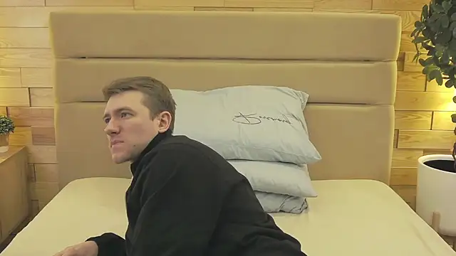 EthanPinkman online show from March 8, 3:43 am