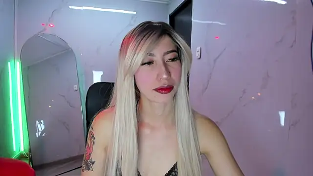 LilithCooperr  online show from September 12, 10:10 pm