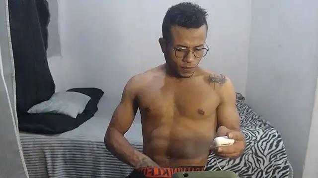 grandominantex1 online show from January 18, 9:51 pm