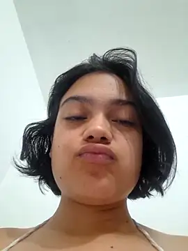 littlemelii online show from January 31, 11:47 pm