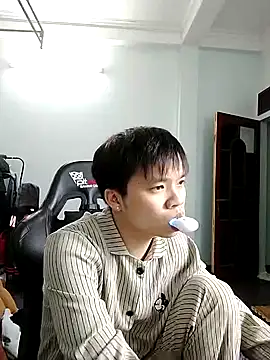 Snapshot of Kelvin_kol chatting on December 29, 3:24 pm Kelvin kol online show from December 29, 3:24 pm