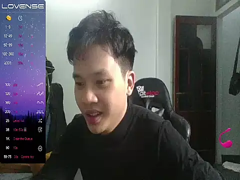 Snapshot of Kelvin_kol chatting on January 3, 3:01 pm Kelvin kol online show from January 3, 3:01 pm