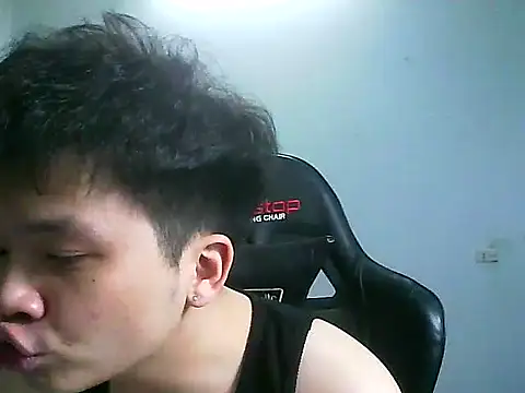 Snapshot of Kelvin_kol chatting on March 13, 3:50 pm Kelvin kol online show from March 13, 3:50 pm