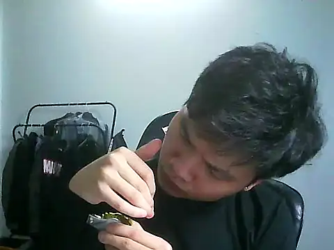 Snapshot of Kelvin_kol chatting on March 18, 1:31 pm Kelvin kol online show from March 18, 1:31 pm