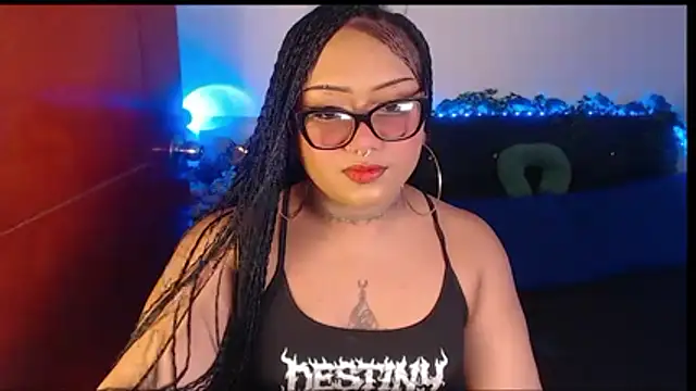 Snapshot of LiaScarlett chatting on June 5, 10:54 am LiaScarlett online show from June 5, 10:54 am