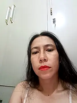 Snapshot of 2HotAsain4u chatting on April 25, 12:02 am 2HotAsain4u online show from April 25, 12:02 am