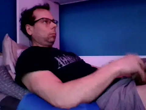 Snapshot of SEBIX-35 chatting on February 15, 6:32 am SEBIX-35 online show from February 15, 6:32 am