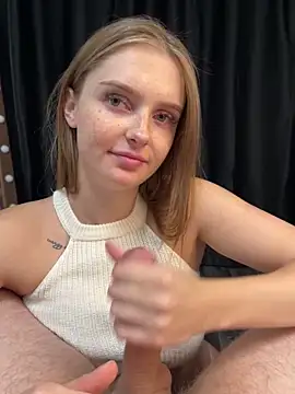 lovelly molly online show from November 17, 4:24 pm