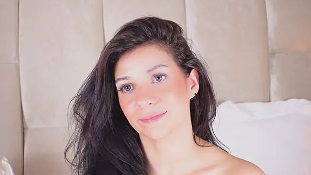 Snapshot of KiraKayleigh1 chatting on February 18, 7:30 pm KiraKayleigh1 online show from February 18, 7:30 pm