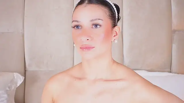 Snapshot of KiraKayleigh1 chatting on March 7, 3:08 am KiraKayleigh1 online show from March 7, 3:08 am