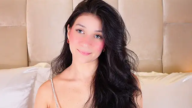 Snapshot of KiraKayleigh1 chatting on October 17, 12:47 am KiraKayleigh1 online show from October 17, 12:47 am