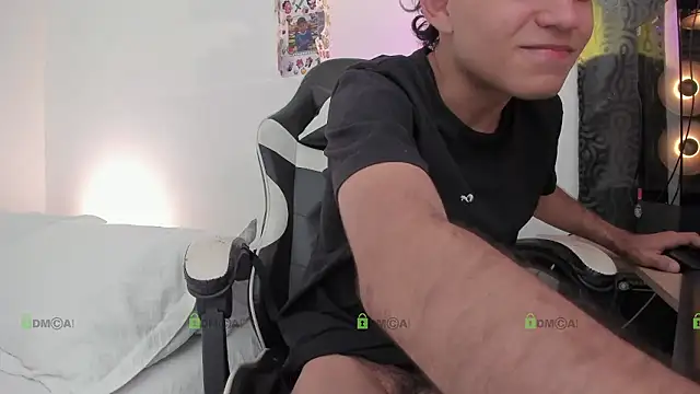 Snapshot of ronaldmq20 chatting on January 12, 1:00 am ronaldmq20 online show from January 12, 1:00 am