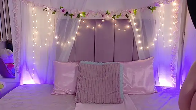 Julie Bennet online show from March 8, 5:33 am