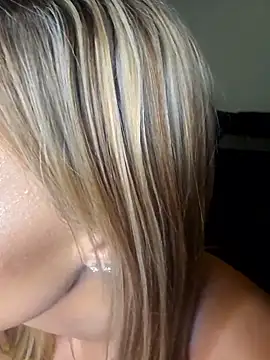 ellieconradxo online show from September 20, 3:07 am