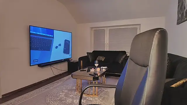 miranouri2000 online show from December 14, 8:40 pm