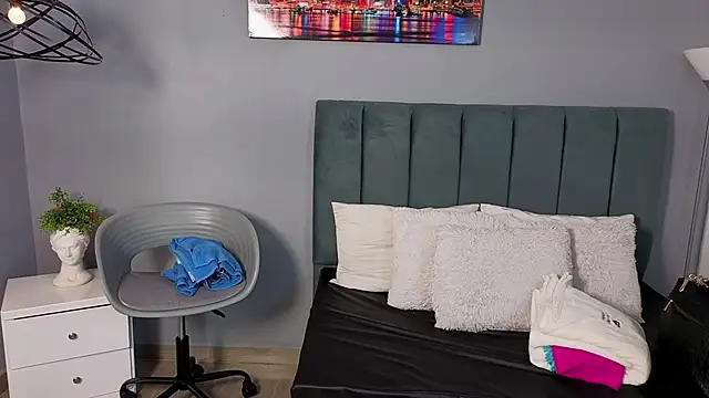 Alli cooper online show from April 23, 11:20 am