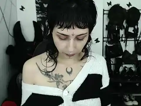 n0sferatus   online show from February 19, 4:08 am