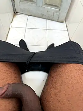 Snapshot of Black-mamba-madingo chatting on November 26, 11:33 am Black-mamba-madingo online show from November 26, 11:33 am