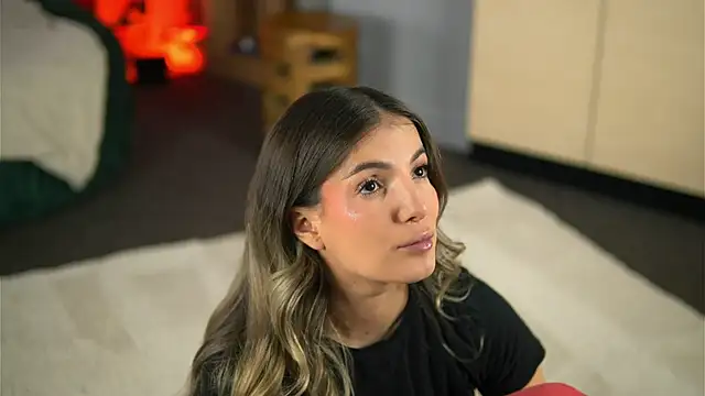 KellyMathews online show from June 10, 2:23 am