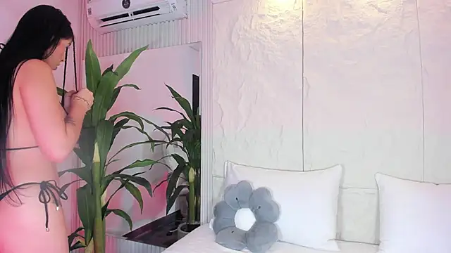 Snapshot of MiaCollson chatting on February 20, 7:58 pm MiaCollson online show from February 20, 7:58 pm