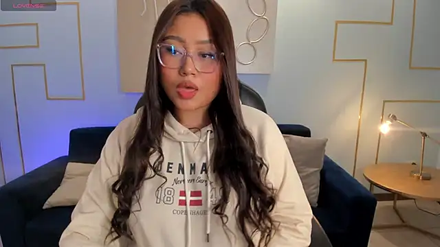 Snapshot of AmberLewis_ chatting on March 12, 3:13 am AmberLewis online show from March 12, 3:13 am
