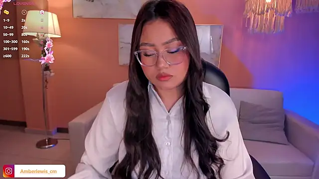 Snapshot of AmberLewis_ chatting on March 19, 3:09 am AmberLewis online show from March 19, 3:09 am