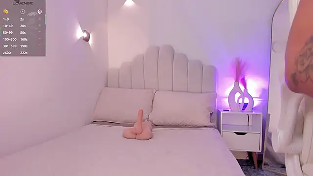 Snapshot of AmberLewis_ chatting on April 24, 4:31 pm AmberLewis online show from April 24, 4:31 pm