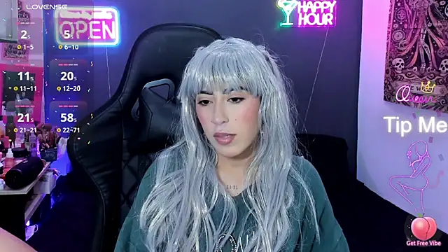 chaymae nah  online show from April 12, 3:22 am