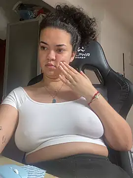 Snapshot of rafamarianoofc chatting on March 18, 11:08 am rafamarianoofc online show from March 18, 11:08 am