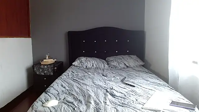 Emilia 1995 online show from September 15, 2:06 pm