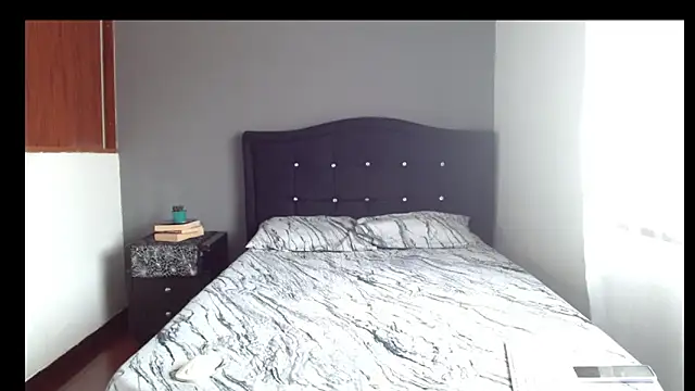 Emilia 1995 online show from February 14, 3:53 pm