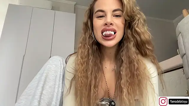 diffgirls2 online show from September 29, 10:09 am