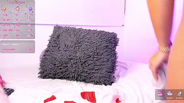 Snapshot of nyna_1 chatting on February 14, 2:50 am nyna 1 online show from February 14, 2:50 am