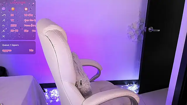 Snapshot of nyna_1 chatting on February 15, 10:10 pm nyna 1 online show from February 15, 10:10 pm