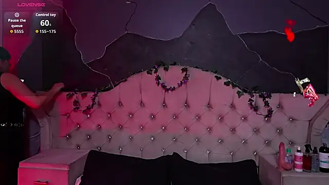 AmberGreyy  online show from April 8, 5:13 pm