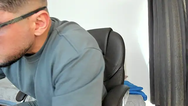 Snapshot of Teilor_Creed chatting on November 29, 6:22 pm Teilor Creed online show from November 29, 6:22 pm