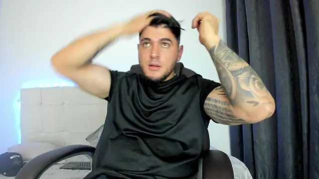 Snapshot of Teilor_Creed chatting on February 2, 11:47 pm Teilor Creed online show from February 2, 11:47 pm