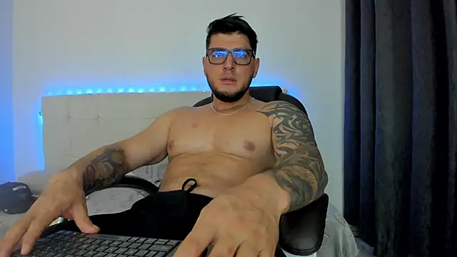 Snapshot of Teilor_Creed chatting on February 3, 3:04 am Teilor Creed online show from February 3, 3:04 am