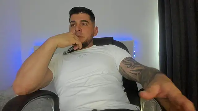 Snapshot of Teilor_Creed chatting on February 6, 9:51 pm Teilor Creed online show from February 6, 9:51 pm