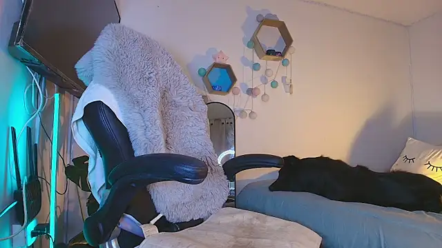 HelennaMoon  online show from November 12, 9:25 pm