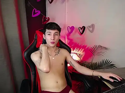 Snapshot of SebasstianGrand chatting on February 16, 12:08 am SebasstianGrand online show from February 16, 12:08 am