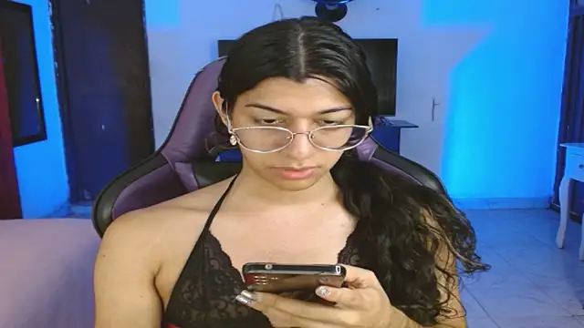 engielphoenis14 online show from February 10, 12:59 am