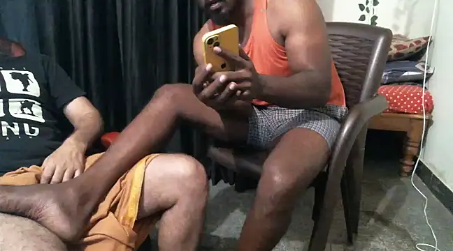 Snapshot of indianbull2023 chatting on January 10, 6:42 am indianbull2023 online show from January 10, 6:42 am