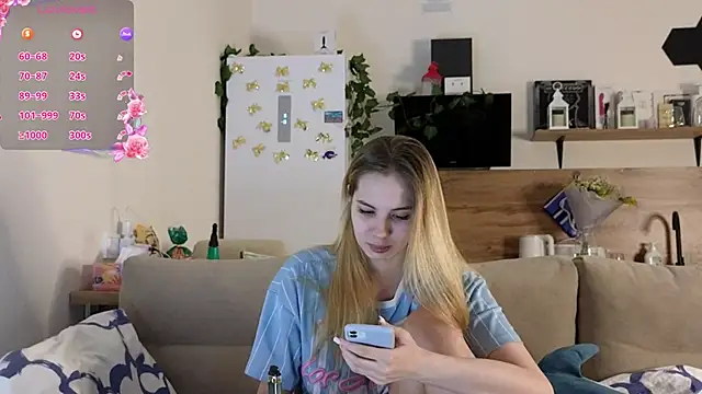 Girl alone home online show from March 8, 1:39 am