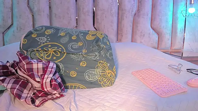 Snapshot of barbara_cambels chatting on July 23, 1:58 am barbara cambels online show from July 23, 1:58 am