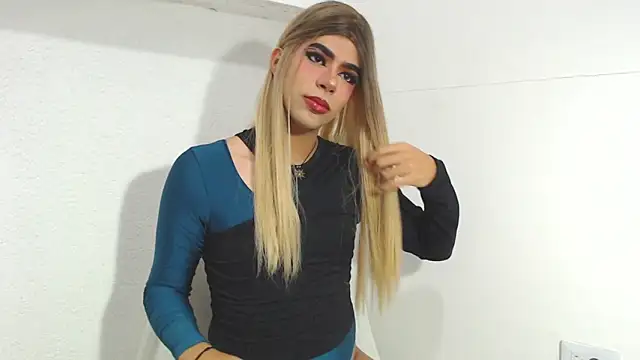 Tiff Valentine online show from November 29, 11:52 pm