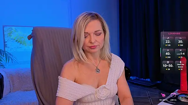 Snapshot of Gloria_Lovely chatting on July 16, 11:38 am Gloria Lovely online show from July 16, 11:38 am